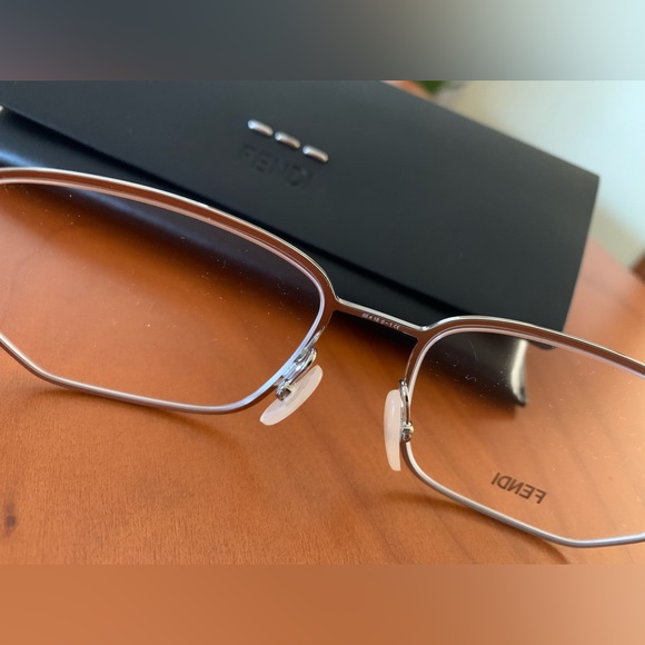 FENDI - Picture 9 of 16